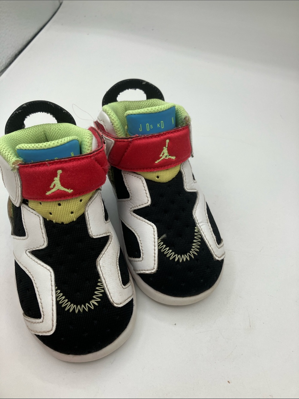 Nike little flex Kids Sneakers in Black, White, Red and Lime size 6